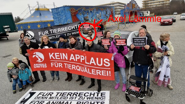 Screenshot: https://www.sueddeutsche.de/muenchen/fuerstenfeldbruck/fuerstenfeldbruck-protest-der-tierschuetzer-1.2903566