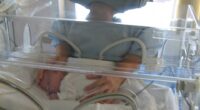 Vegan ernährtes Kleinkind, total entkräftet ins Krankenhaus eingeliefert (Symbolbild)