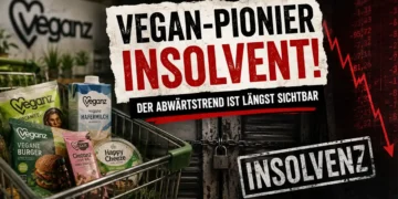 Vegane Produkte im Fokus: Einkaufswagen mit pflanzlichen Lebensmitteln vor einem dramatischen Insolvenz-Hintergrund symbolisiert den wirtschaftlichen Abwärtstrend der Branche.