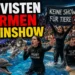 Tierrechtsaktivisten Zoo Duisburg dringen während einer Delfinvorführung ins Becken ein und lösen einen Abbruch sowie einen Polizeieinsatz aus.